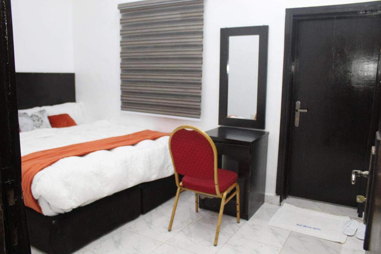 Blue Moon Hotels Victoria Island Лагос Экстерьер фото
