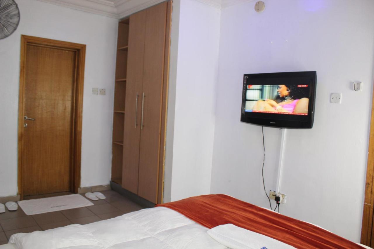 Blue Moon Hotels Victoria Island Лагос Экстерьер фото