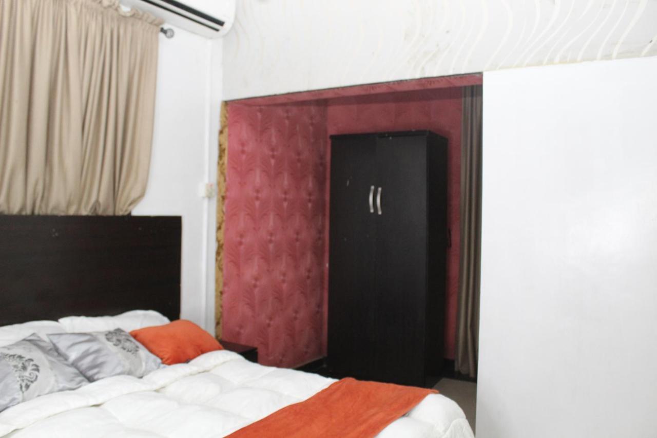 Blue Moon Hotels Victoria Island Лагос Экстерьер фото