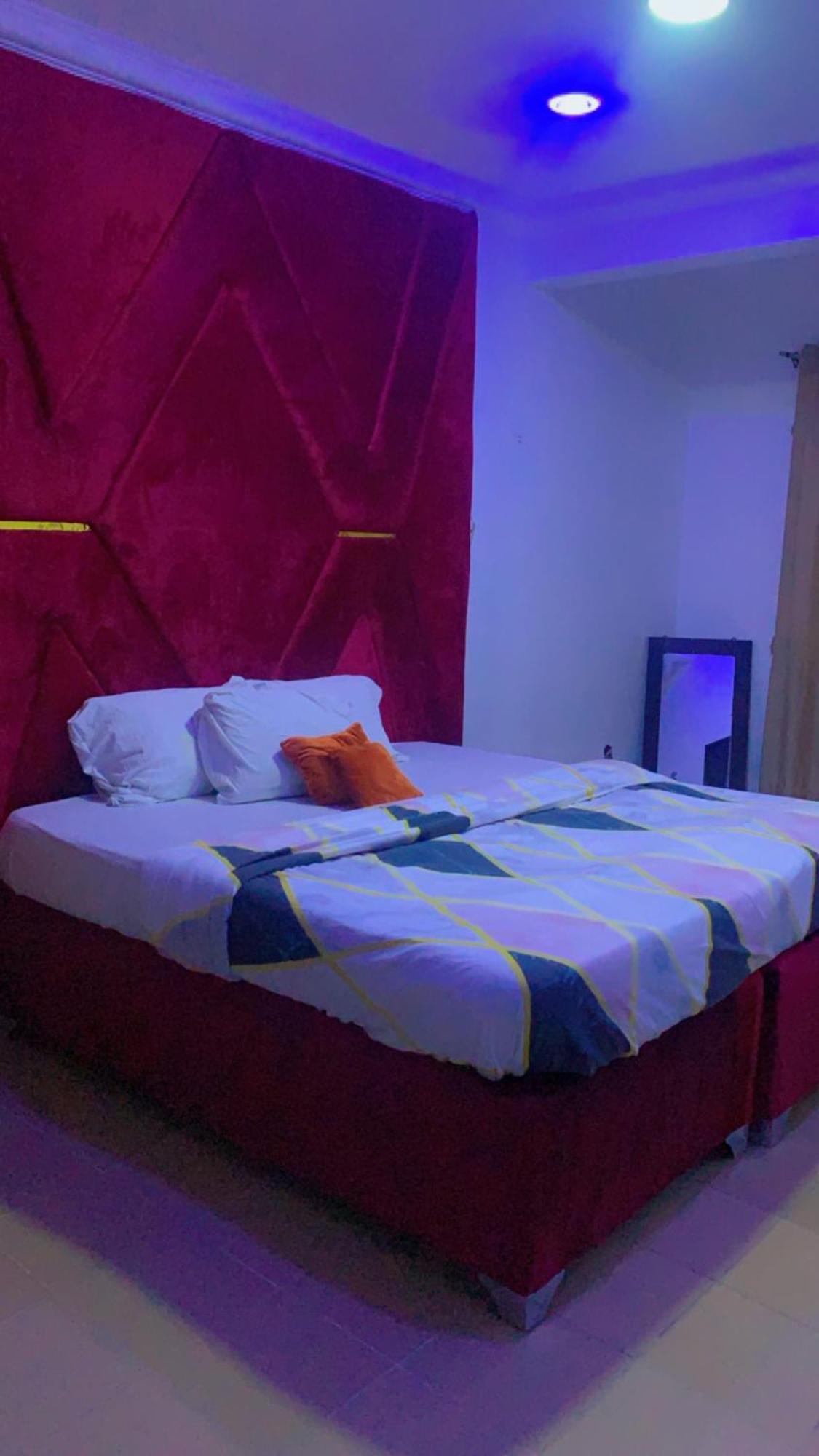 Blue Moon Hotels Victoria Island Лагос Экстерьер фото